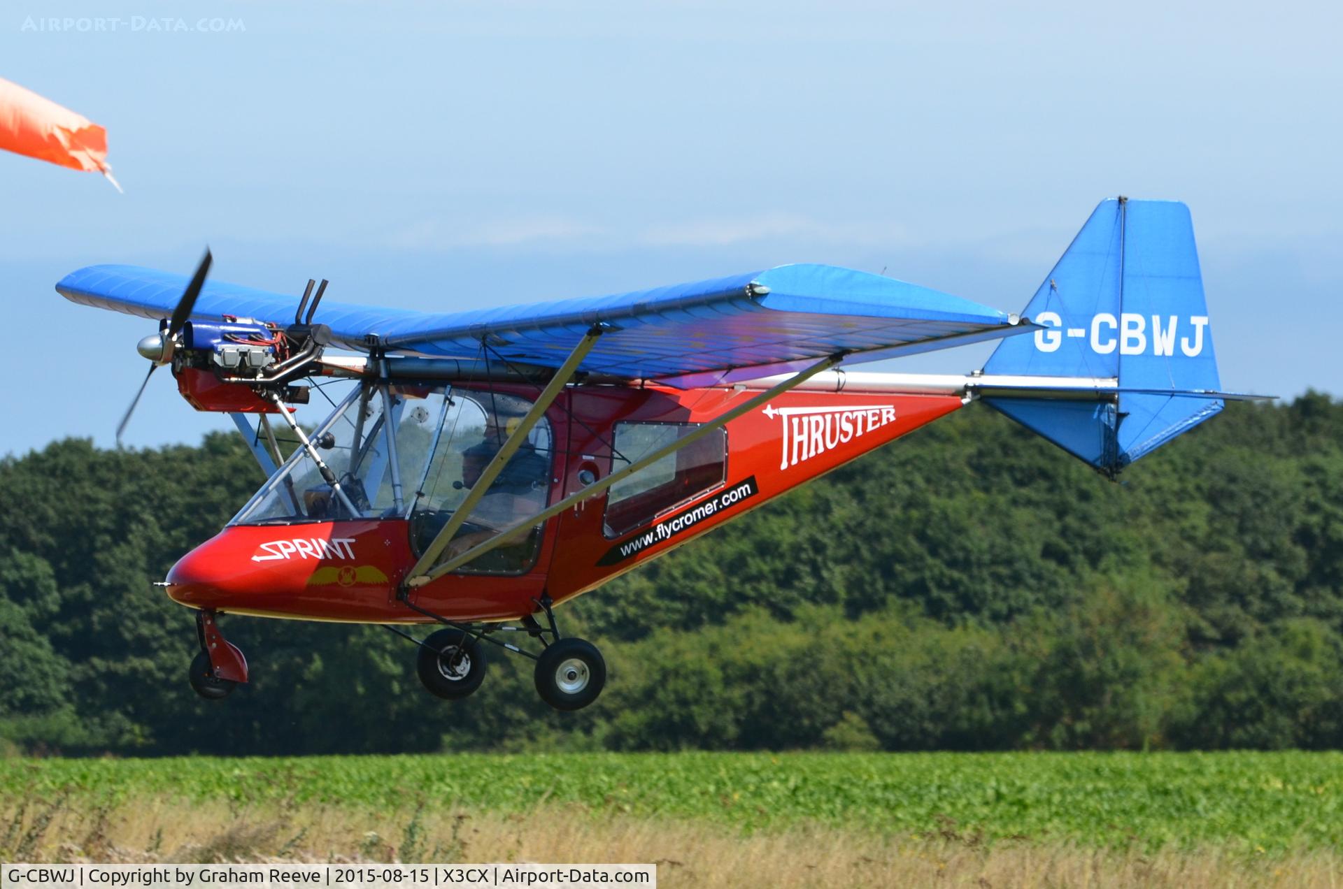 G-CBWJ, 2002 Thruster T600N 450 C/N 0092-T600N-069, Landing at Northrepps.