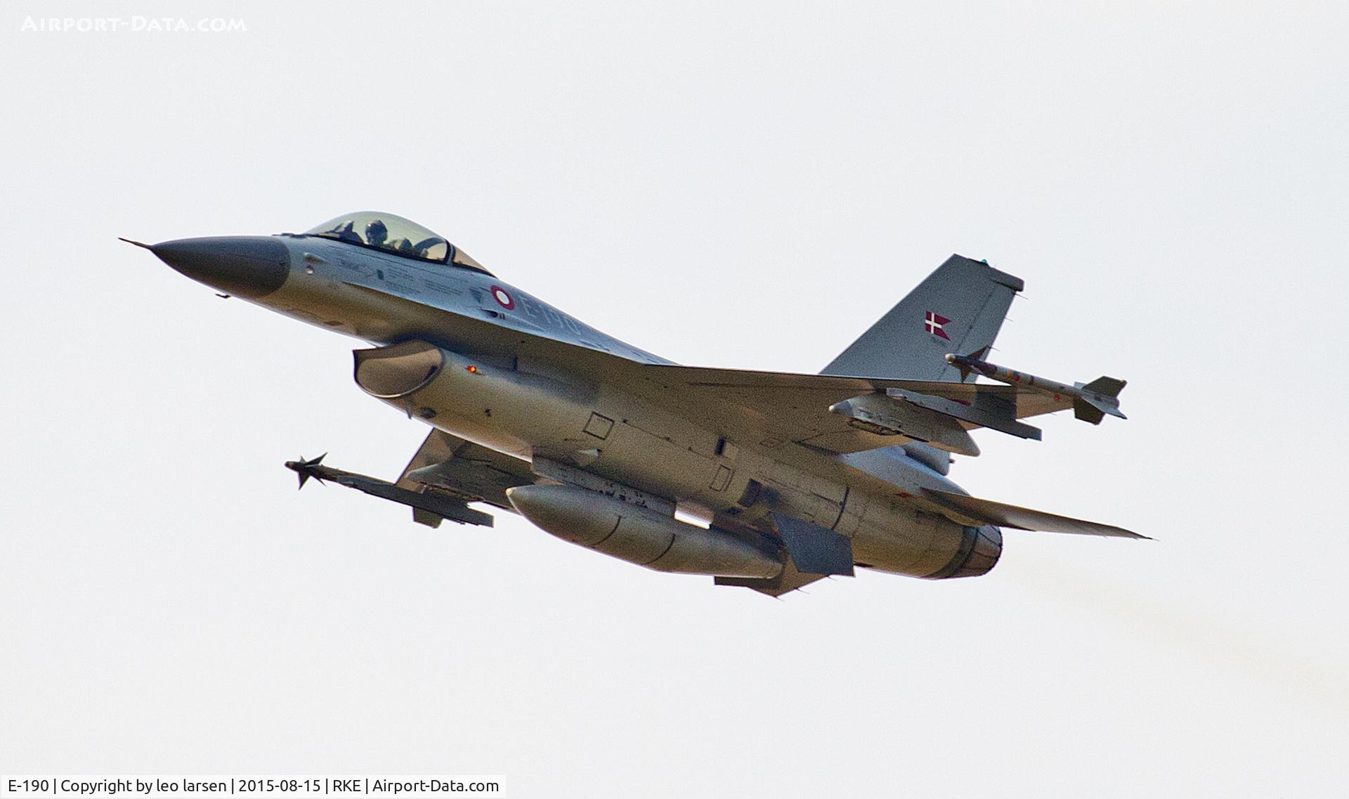 E-190, SABCA F-16AM Fighting Falcon C/N 6F-17, Roskilde Air Show 15.8.15