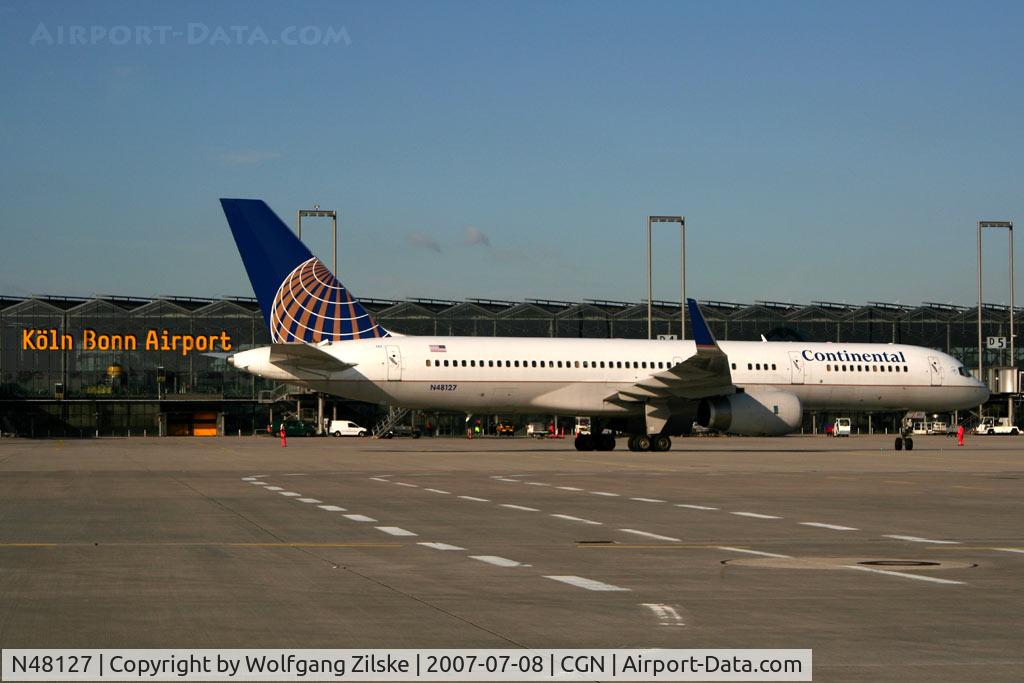 N48127, 1998 Boeing 757-224 C/N 28968, visitor