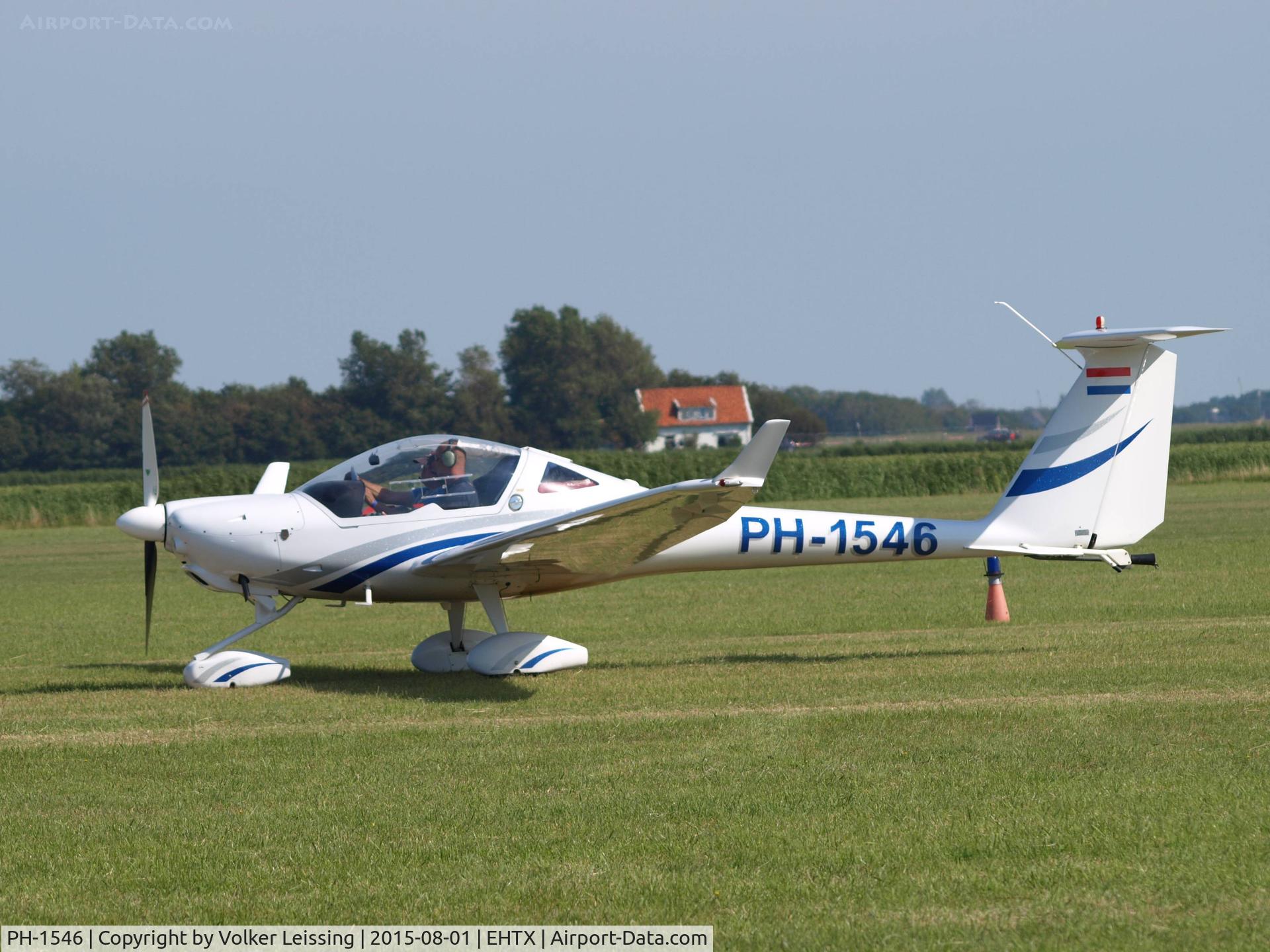 PH-1546, 2008 Diamond HK-36TC Super Dimona C/N 36819, taxi to rwy after airshow