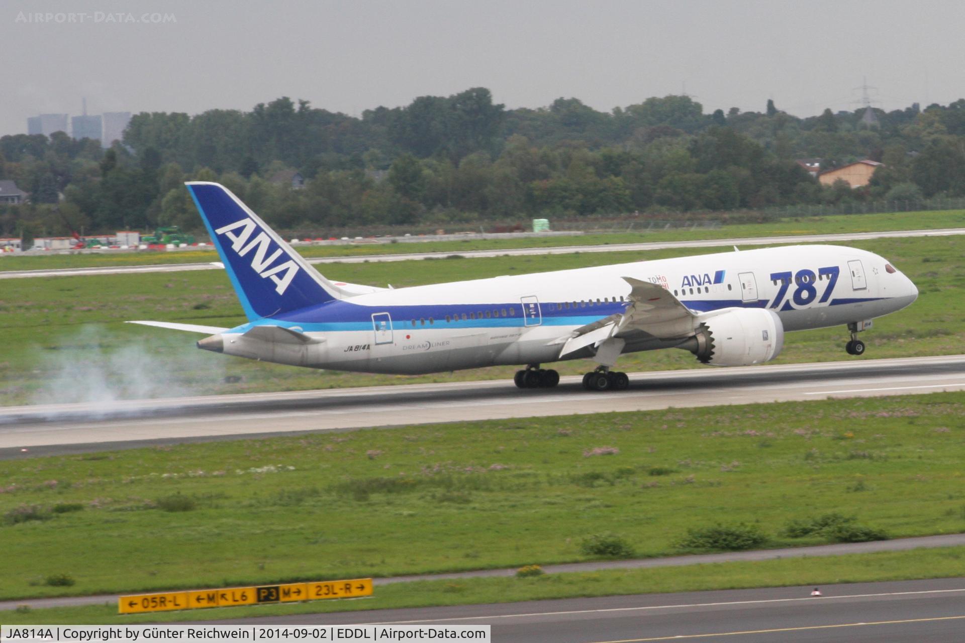 JA814A, 2012 Boeing 787-8 Dreamliner C/N 34493, Dreamliner touch down in Duesseldorf