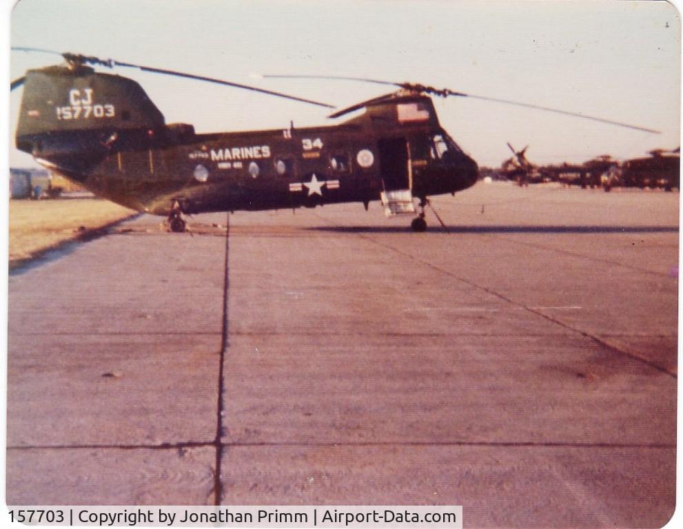 157703, Boeing Vertol CH-46F Sea Knight C/N 2602, CH-46F 157703, Attached to HMH-461 from HMM-162  Nov  1976 - Mar 1977