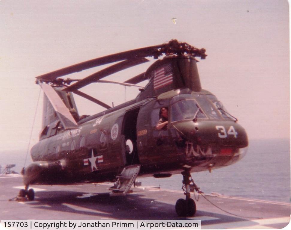 157703, Boeing Vertol CH-46F Sea Knight C/N 2602, CH-46F 157703, May 1977, attached to HMH-461 from HMM-162 for 