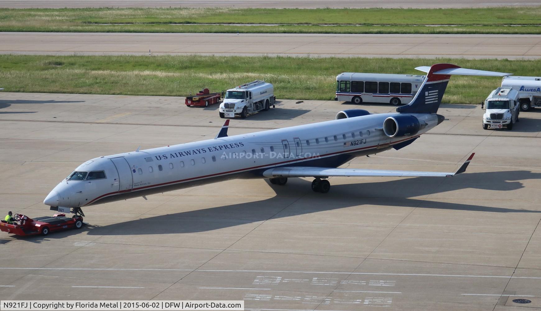 N921FJ, 2004 Bombardier CRJ-900ER (CL-600-2D24) C/N 15021, USAirways Express CRJ-900