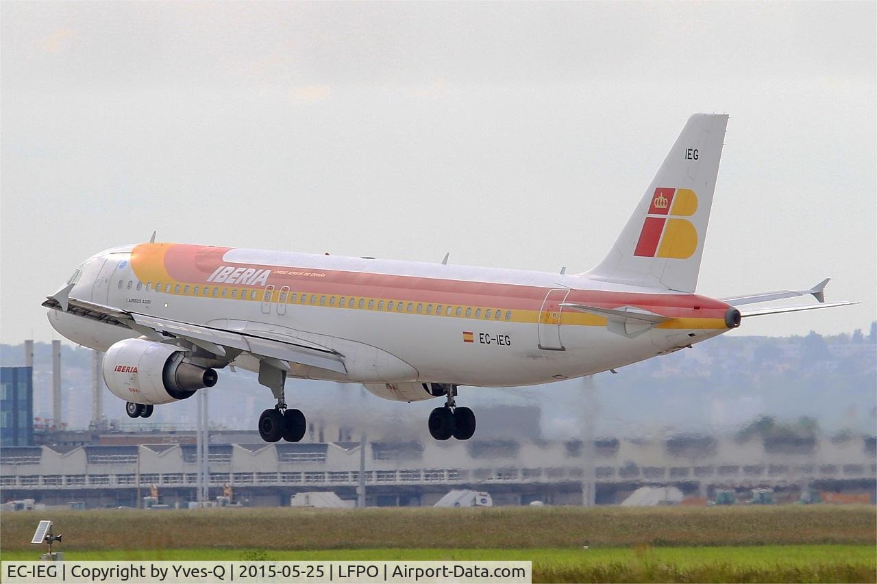 EC-IEG, 2001 Airbus A320-214 C/N 1674, Airbus A320-214, On final rwy 26, Paris-Orly airport (LFPO-ORY)