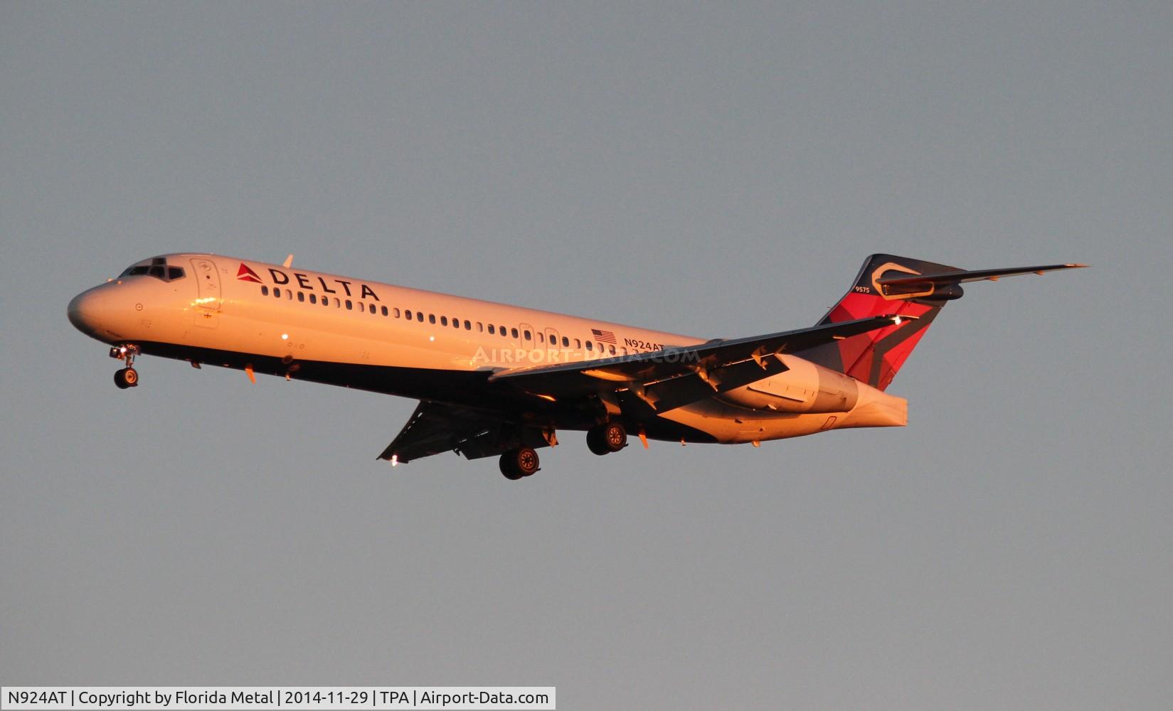 N924AT, 2000 Boeing 717-200 C/N 55080, Delta