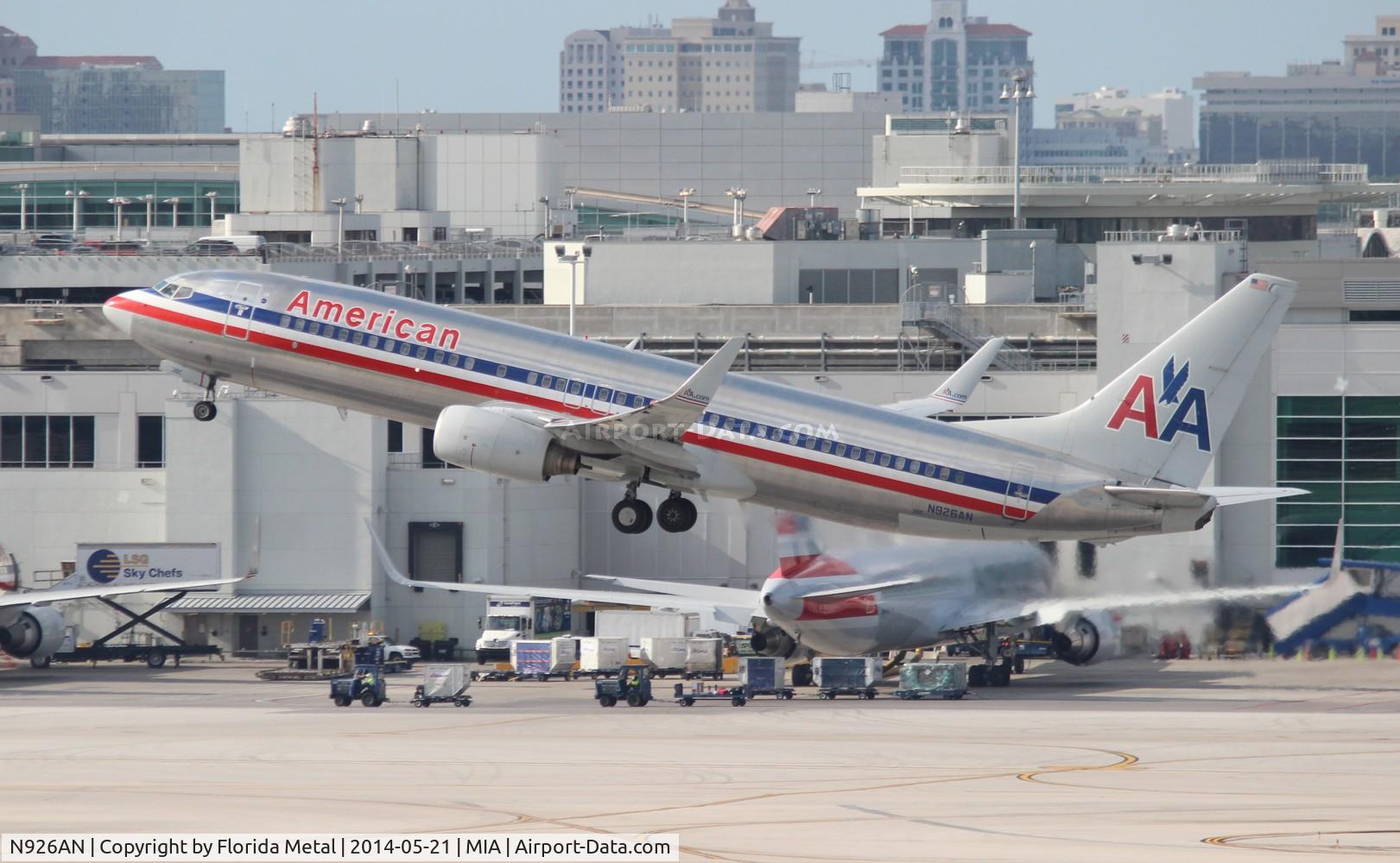 N926AN, 2000 Boeing 737-823 C/N 29527, American