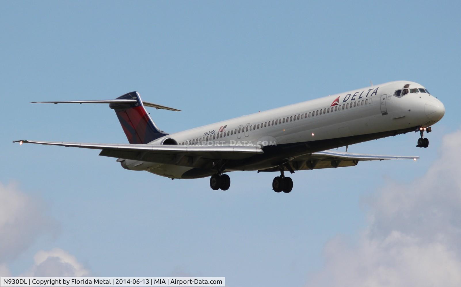 N930DL, 1988 McDonnell Douglas MD-88 C/N 49717, Delta