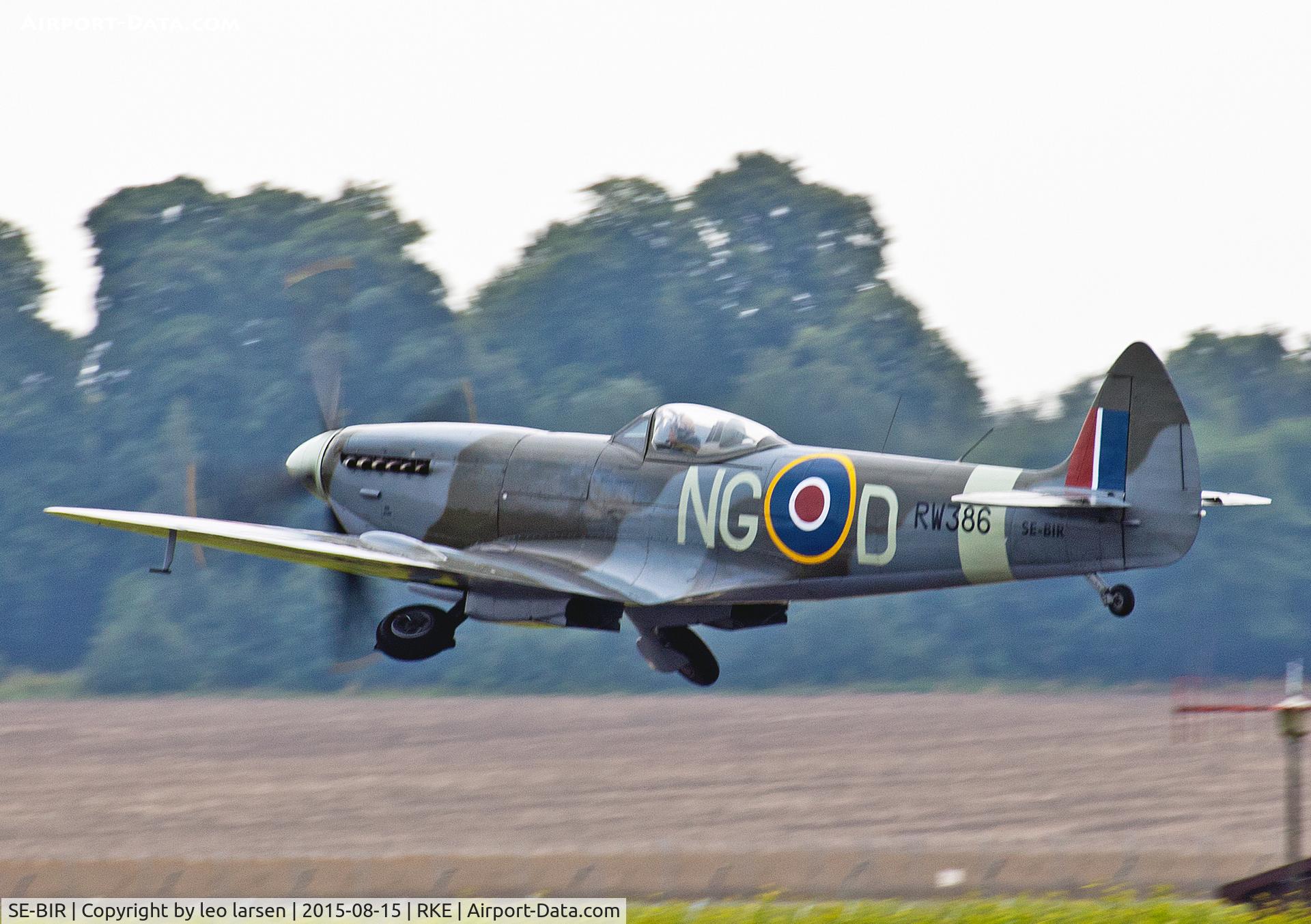 SE-BIR, 1945 Supermarine 361 Spitfire LF.XVIe C/N CBAF.IX.4644, Roskilde Air Show 15.8.15