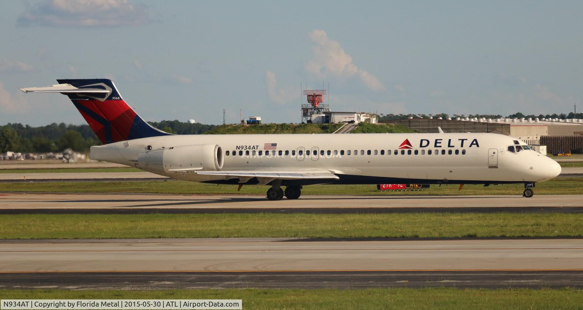 N934AT, 2000 Boeing 717-200 C/N 55070, Delta