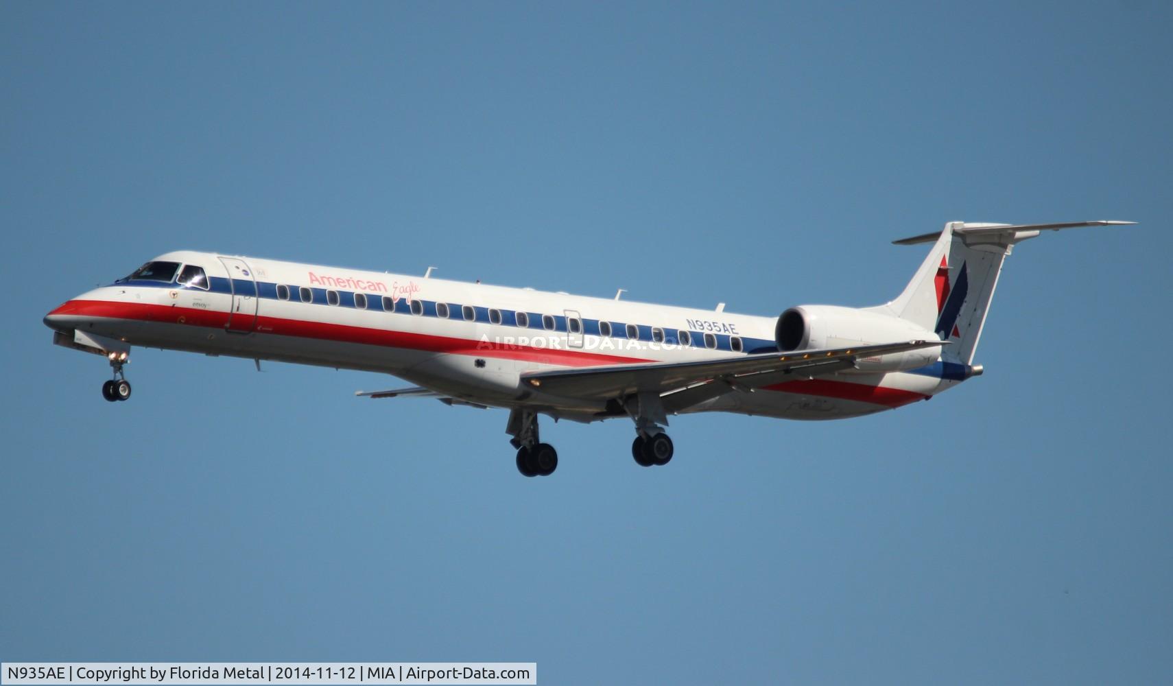 N935AE, 2005 Embraer ERJ-145LR (EMB-145LR) C/N 14500920, American Eagle