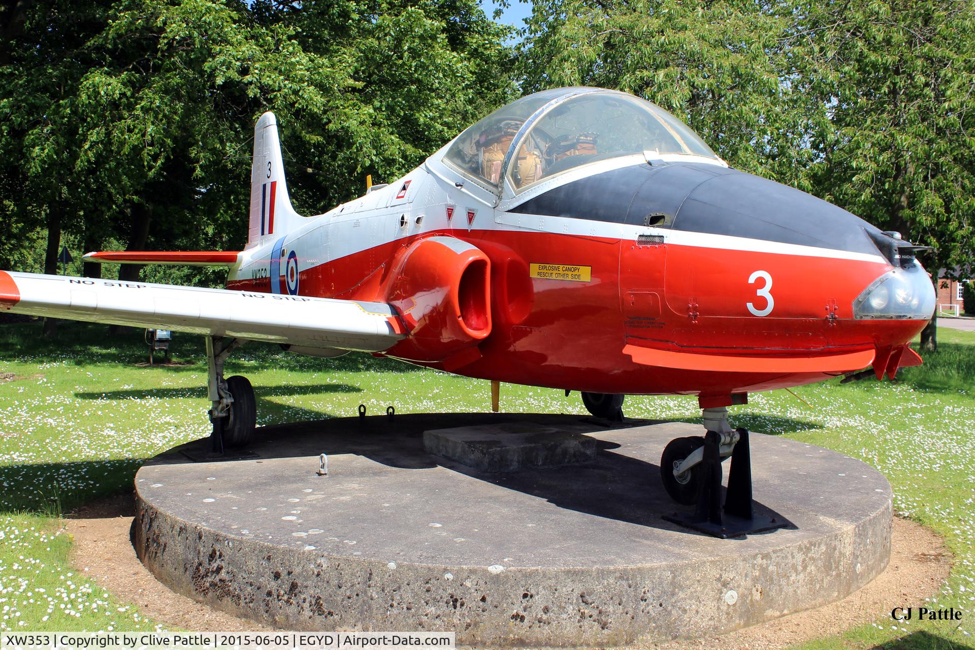 XW353, 1971 BAC 84 Jet Provost T.5A C/N EEP/JP/1003, On Gate Guard display duty at the Royal Air Force College at Cranwell, EGYD