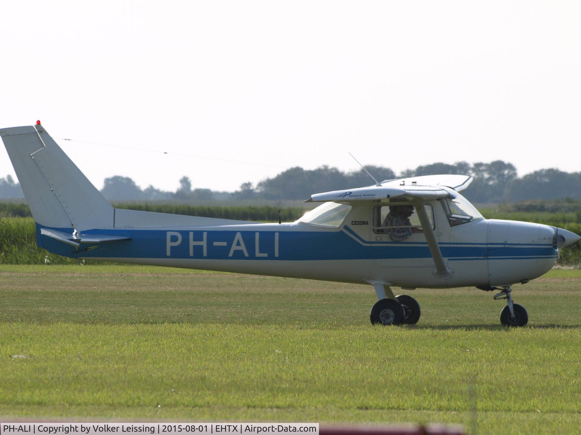 PH-ALI, 1975 Reims F150M C/N 1161, landing