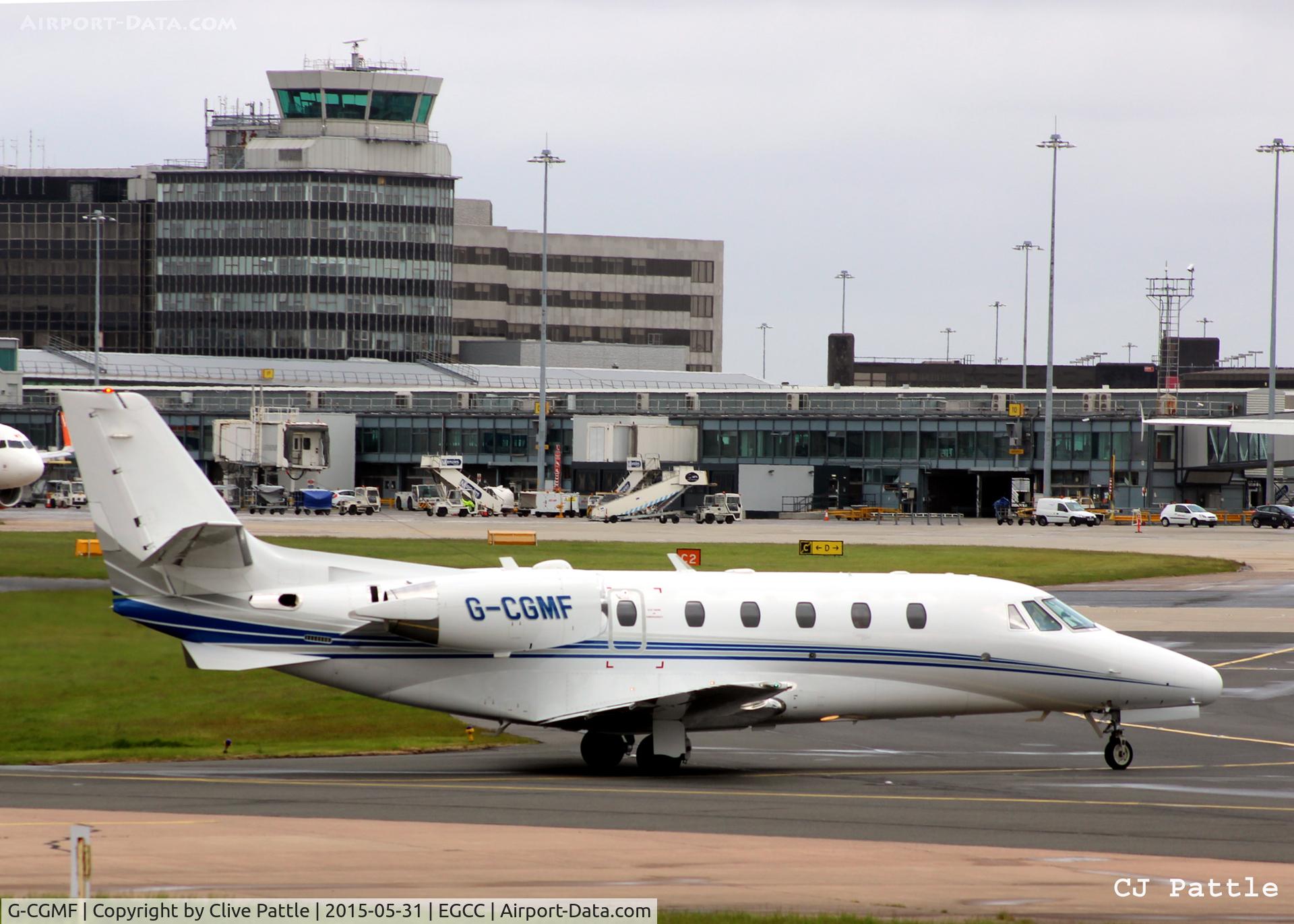 G-CGMF, 2002 Cessna 560 Citation Excel C/N 560-5271, Taxying out at Manchester airport EGCC