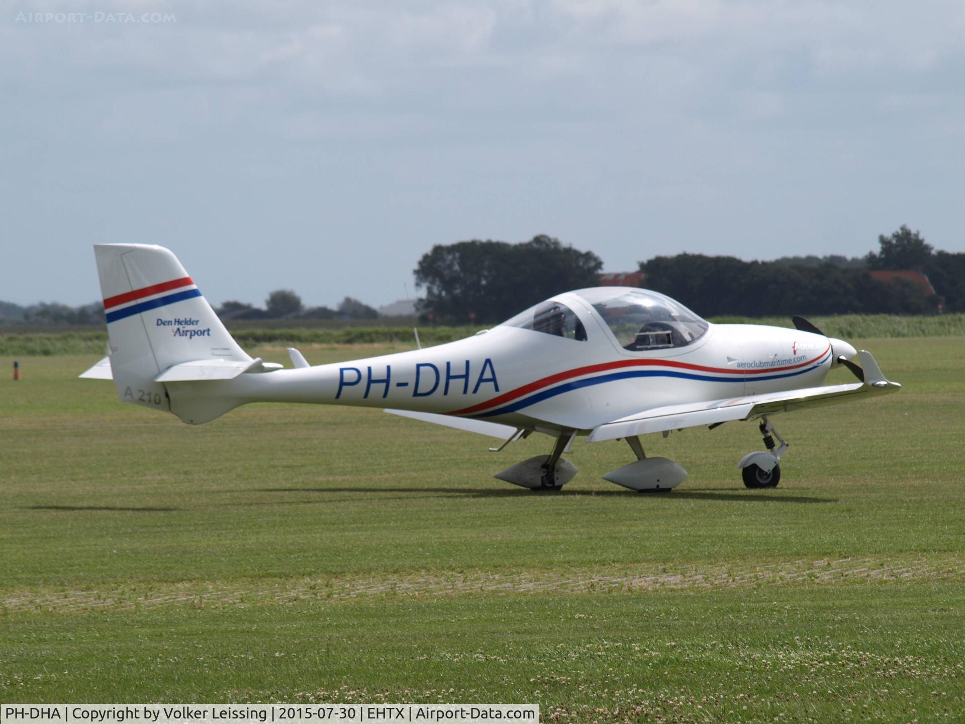 PH-DHA, 2012 Aquila A210 (AT01) C/N AT01-245, parking