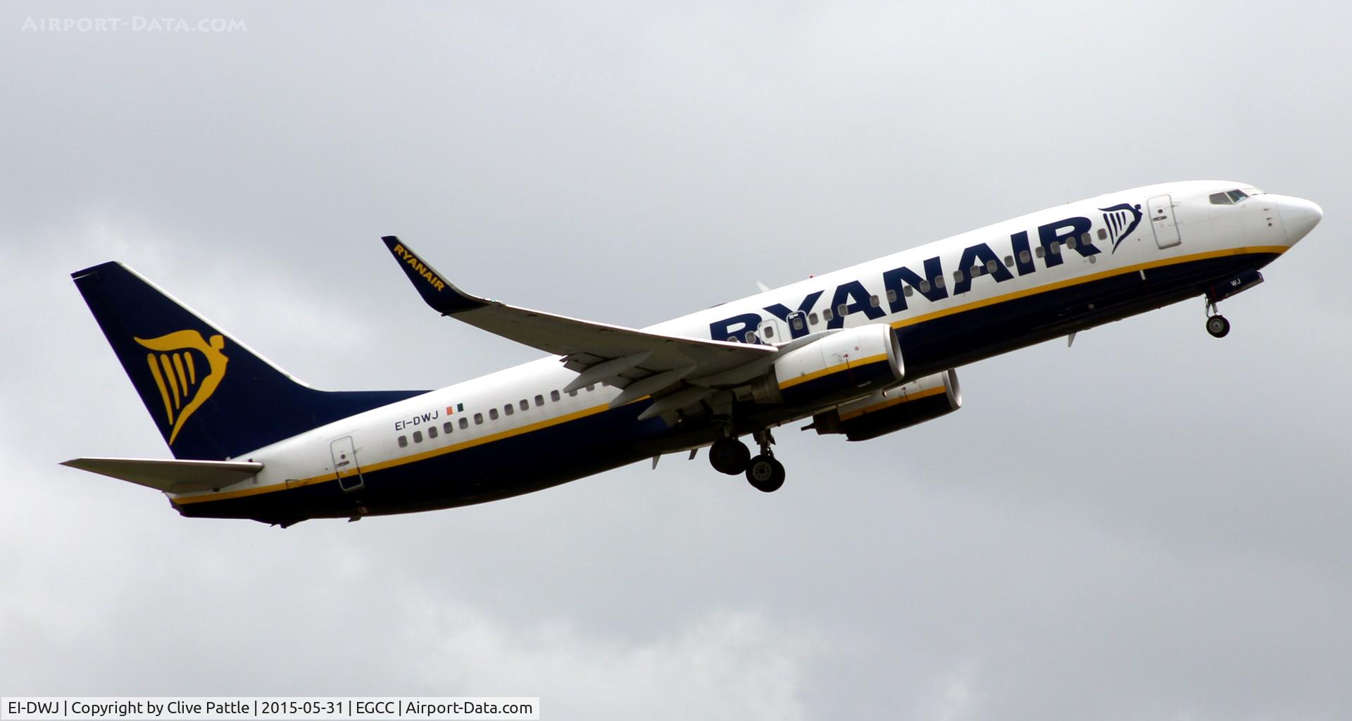 EI-DWJ, 2007 Boeing 737-8AS C/N 36077, Climb out from Manchester EGCC