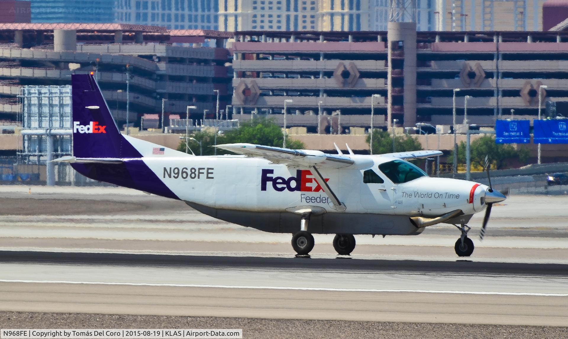 N968FE, 1988 Cessna 208B Super Cargomaster C/N 208B0090, FedEx Feeder 1988 Cessna 208B Super Cargomaster N968FE (cn 208B0090) - Las Vegas - McCarran International Airport (LAS / KLAS)
USA - Nevada August 19, 2015
Photo: Tomás Del Coro