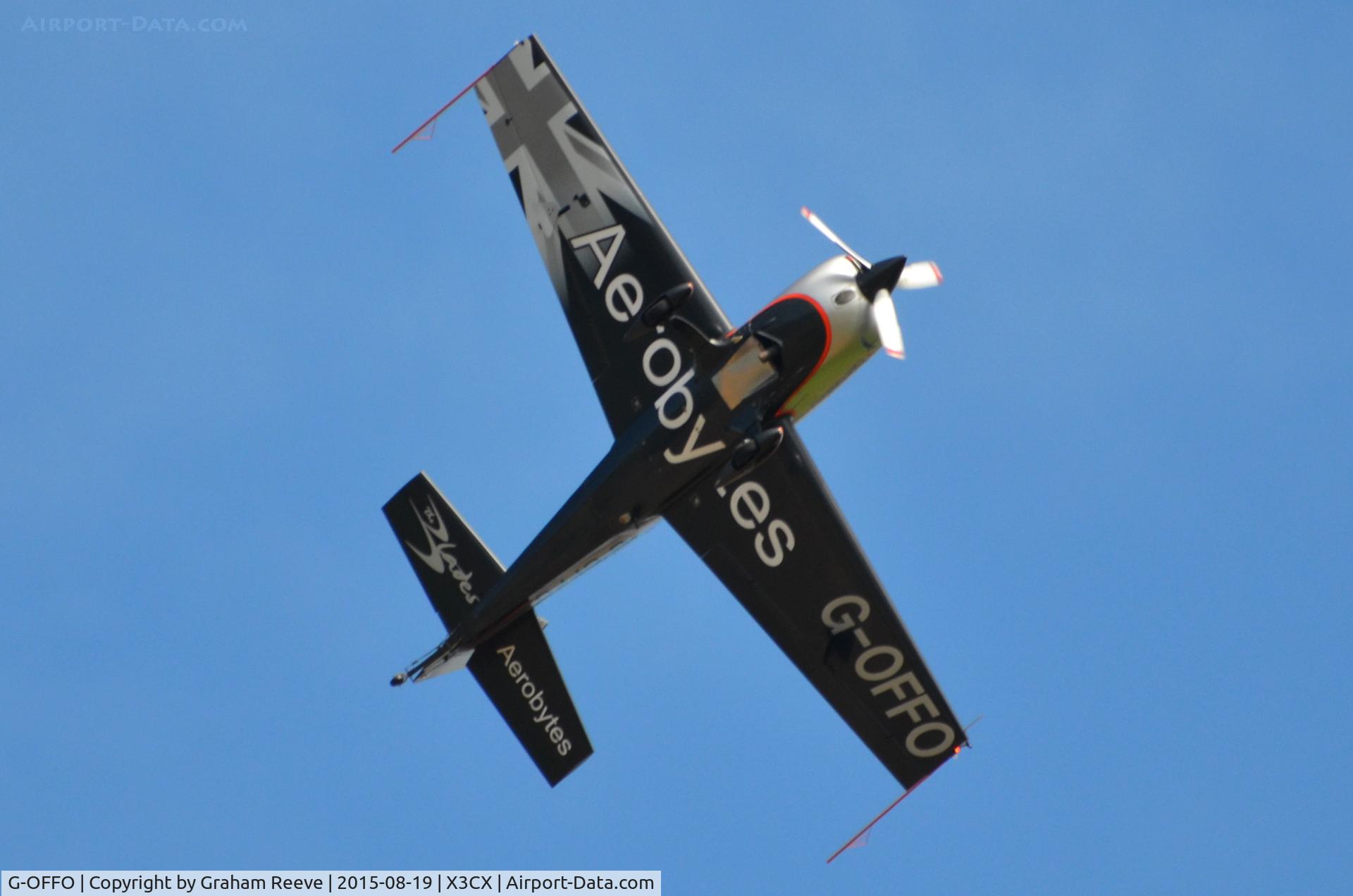 G-OFFO, 2006 Extra EA-300/L C/N 1226, Over head at Northrepps.