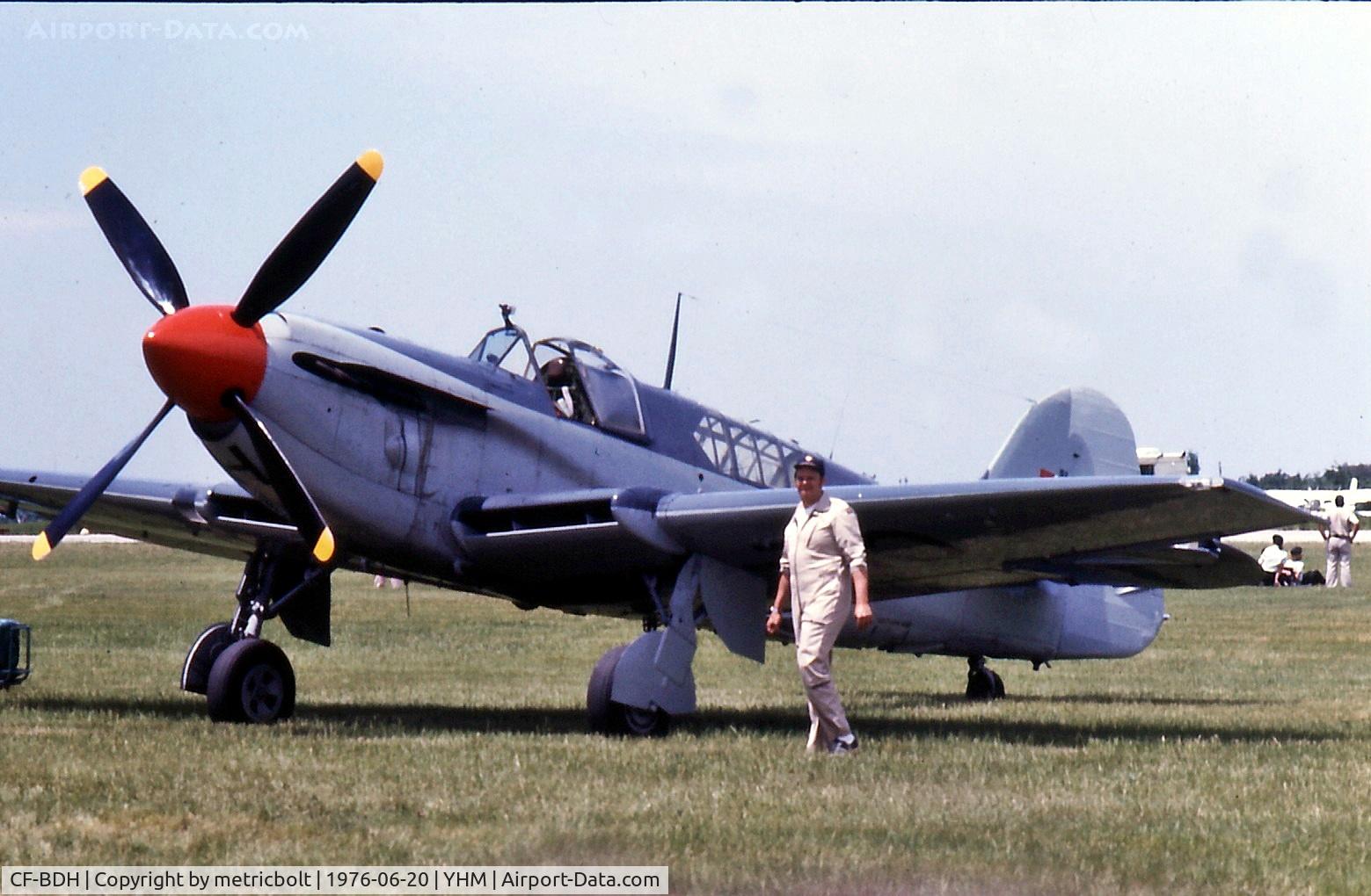 CF-BDH, Fairey Firefly TT.6 C/N F.8724, 1976 Hamilton Airshow