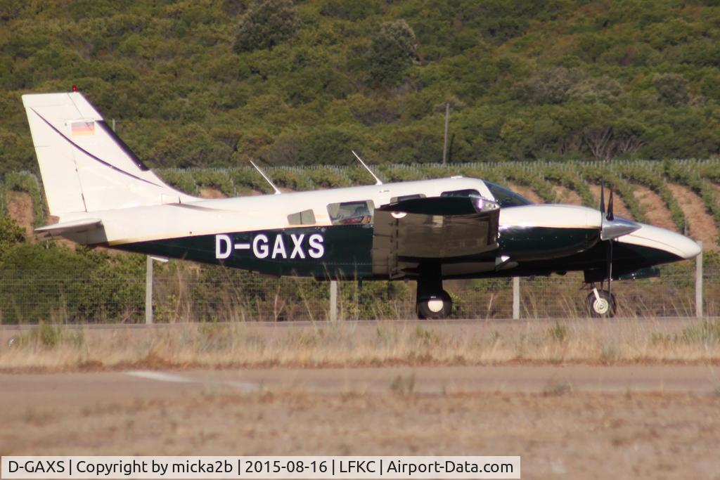 D-GAXS, 1982 Piper PA-34-220 Seneca C/N 34-8233175, Taxiing