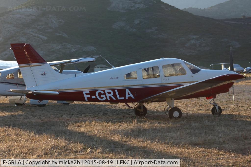 F-GRLA, 2005 Piper PA-28-161 C/N 2842239, Parked