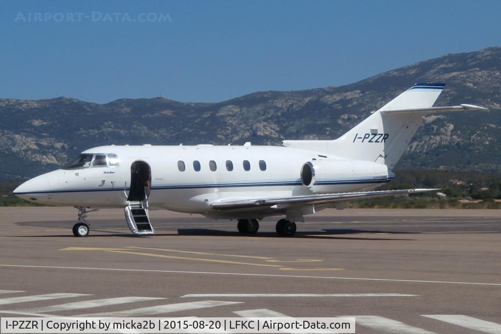 I-PZZR, 2005 Raytheon Hawker 800XP C/N 258722, Parked