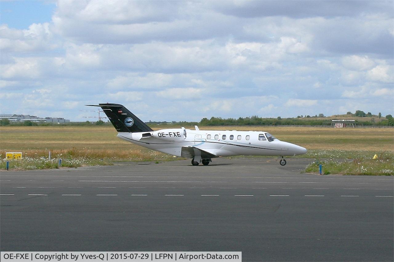 OE-FXE, 2001 Cessna 525A CitationJet CJ2 C/N 525A-0017, Cessna 525A CitationJet CJ2, Taxiing after landing rwy 25R Toussus-Le-Noble airport (LFPN-TNF)