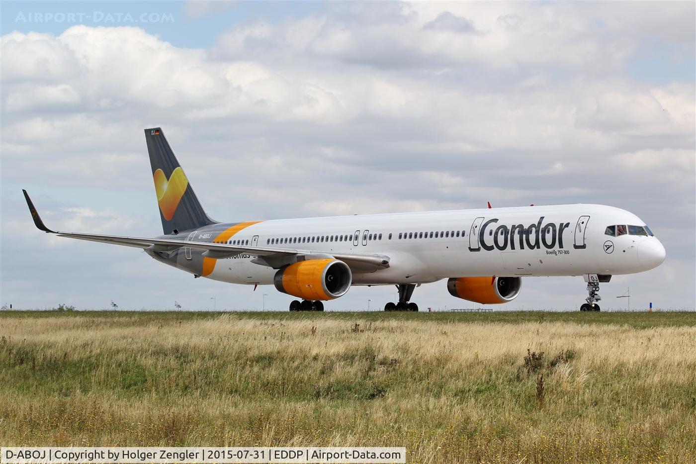 D-ABOJ, 2000 Boeing 757-330 C/N 29019, Coming down twy W....