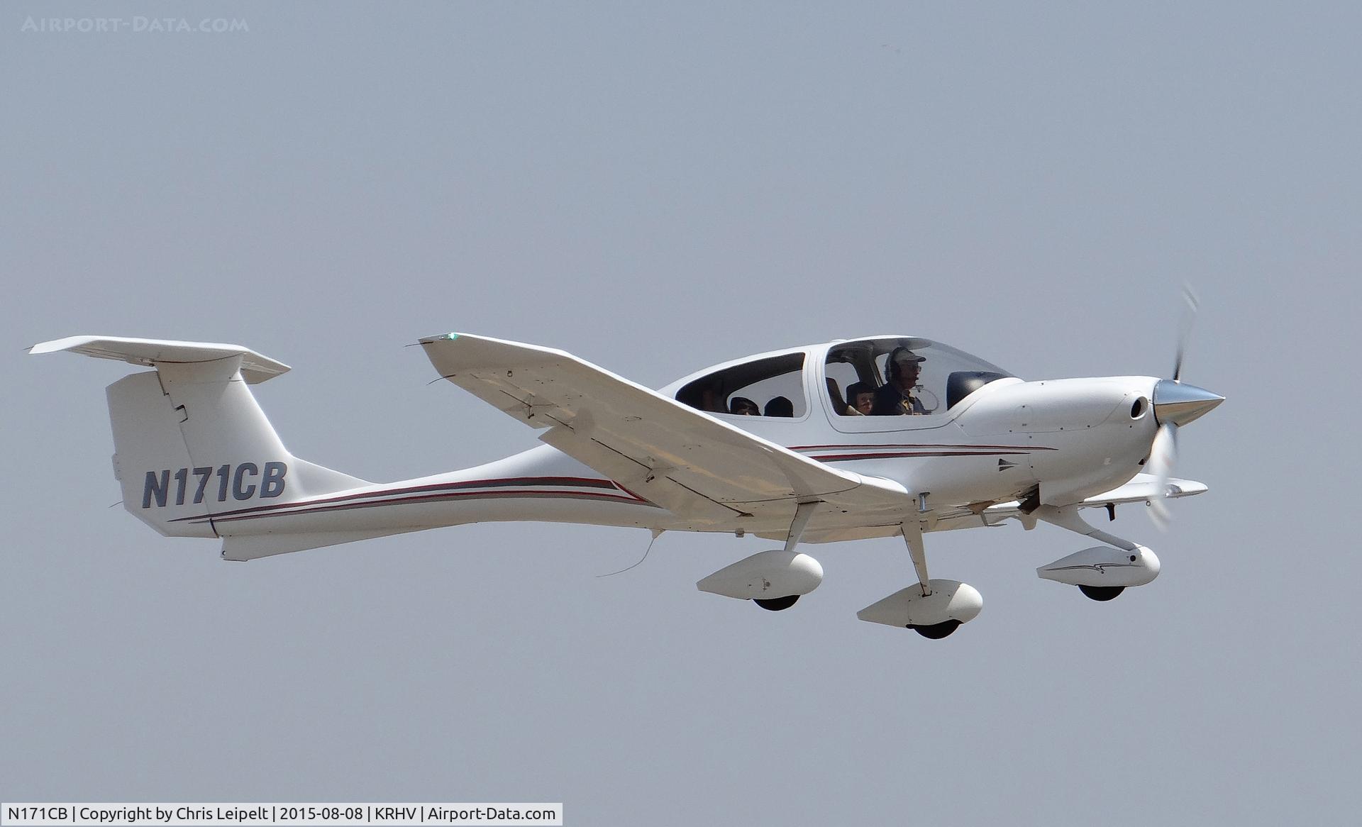 N171CB, 2008 Diamond DA-40 Diamond Star C/N 40.969, A locally based 2008 Diamond DA-40 with a G1000 departing during the Young Eagles event at Reid Hillview Airport, CA.