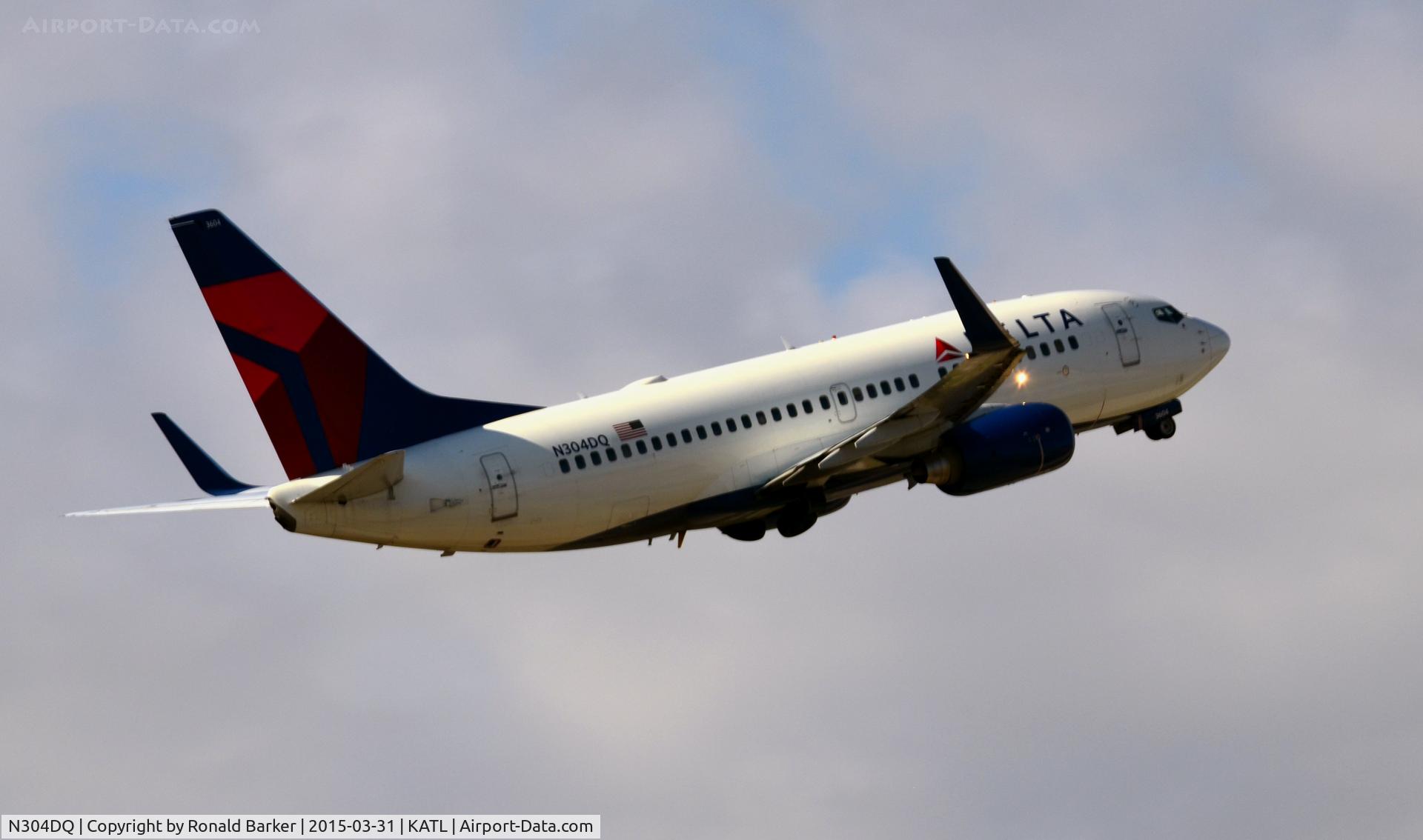 N304DQ, 2008 Boeing 737-732 C/N 29683, Takeoff Atlanta