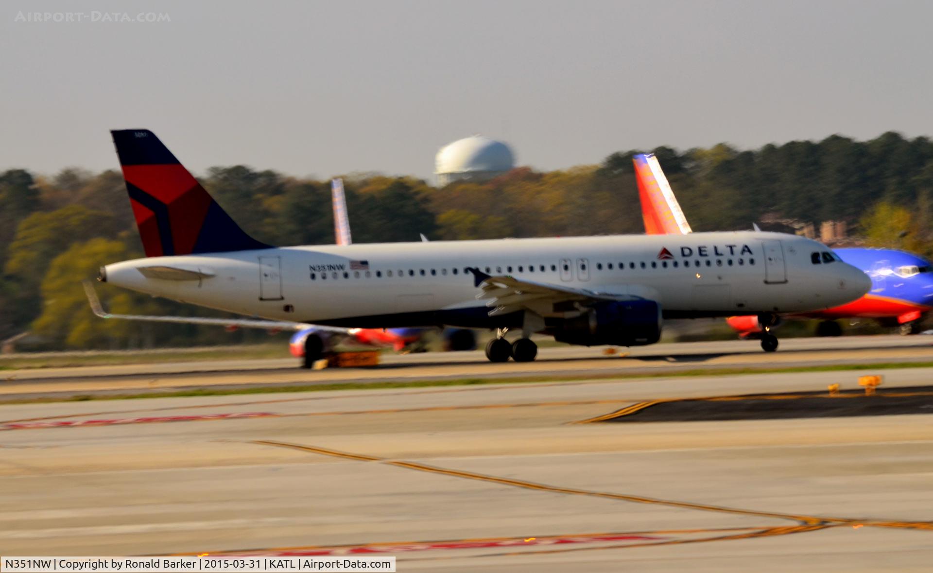 N351NW, 1997 Airbus A320-212 C/N 766, Landing Atlanta