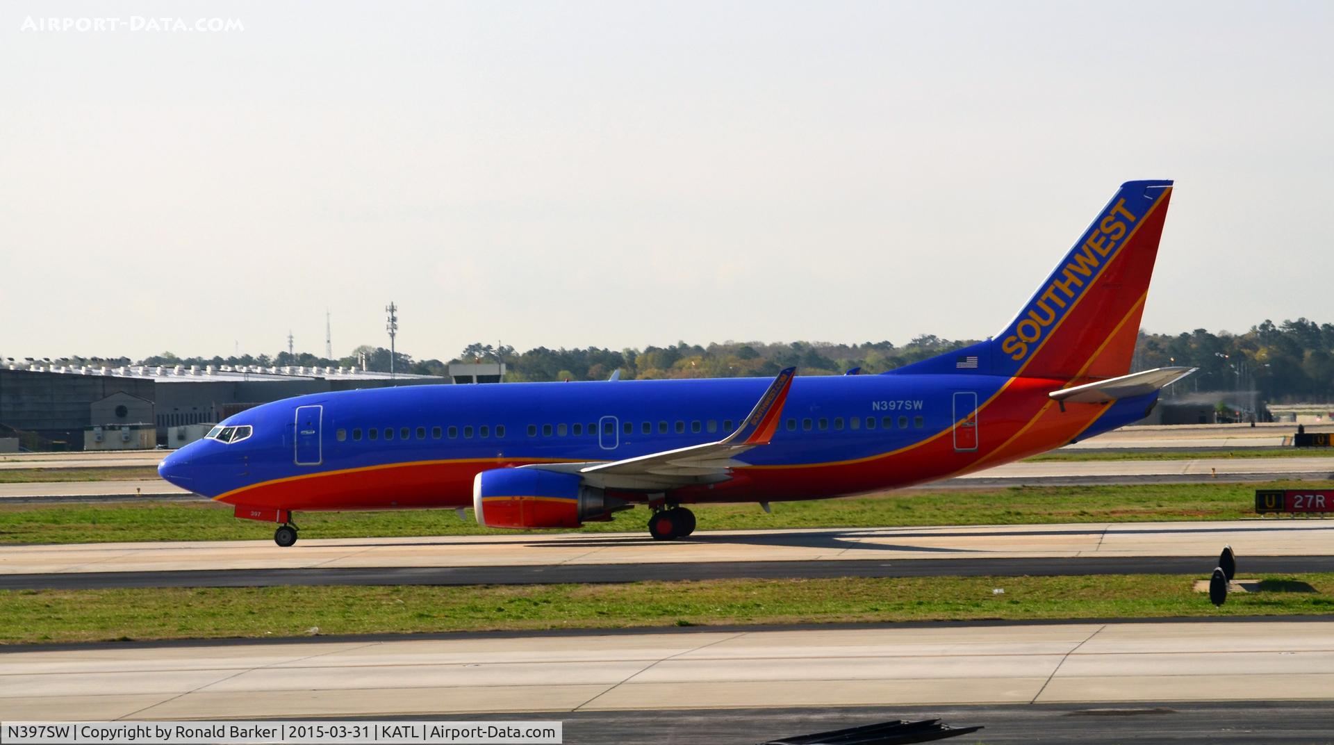 N397SW, 1995 Boeing 737-3H4 C/N 27691, Taxi Atlanta
