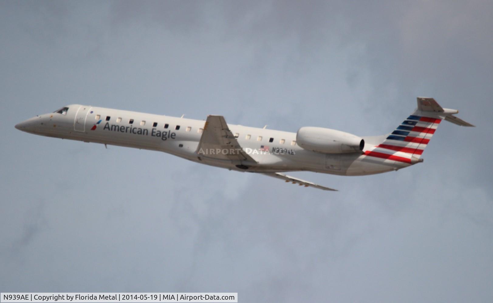 N939AE, 2005 Embraer ERJ-145LR (EMB-145LR) C/N 14500923, Eagle E145LR