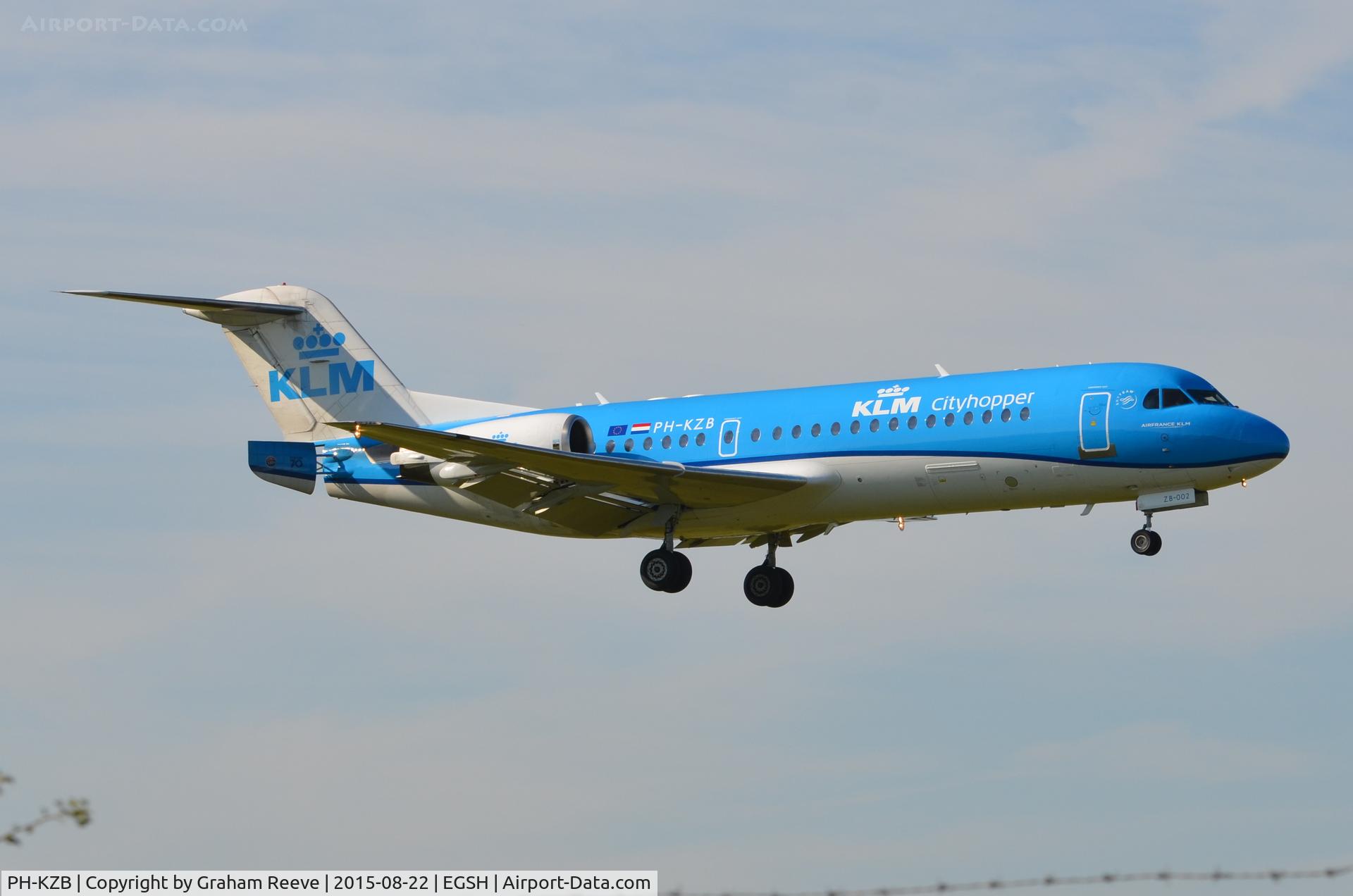 PH-KZB, 1996 Fokker 70 (F-28-070) C/N 11562, Landing at Norwich.