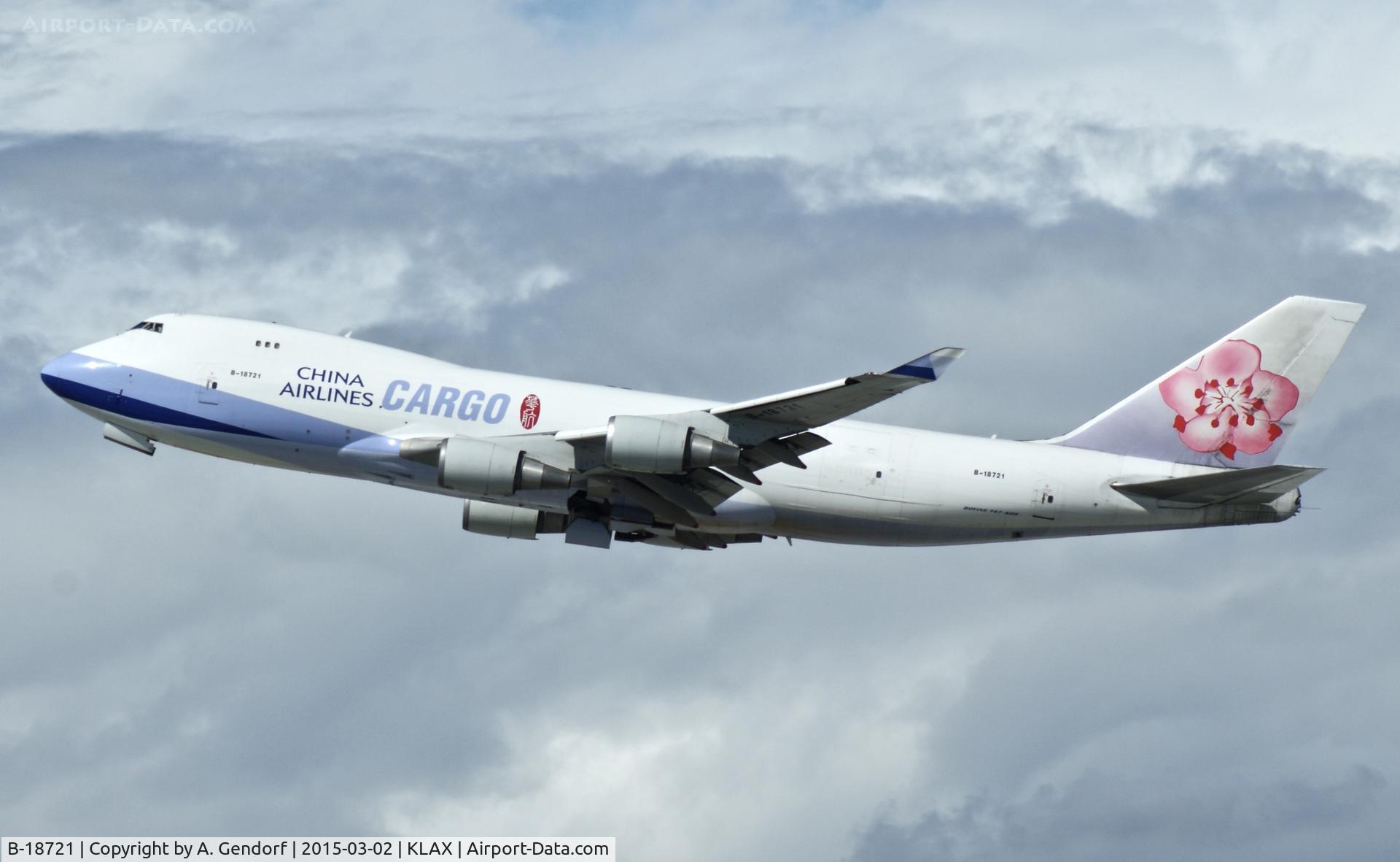 B-18721, 2005 Boeing 747-409F/SCD C/N 33738, China Airlines Cargo, is here climbing out at Los Angeles Int'l(KLAX)