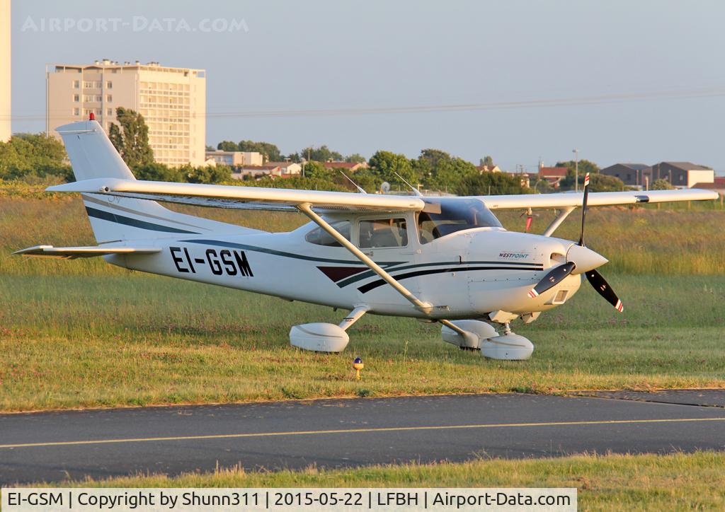 EI-GSM, 1998 Cessna 182S Skylane C/N 18280188, Parked on the grass...