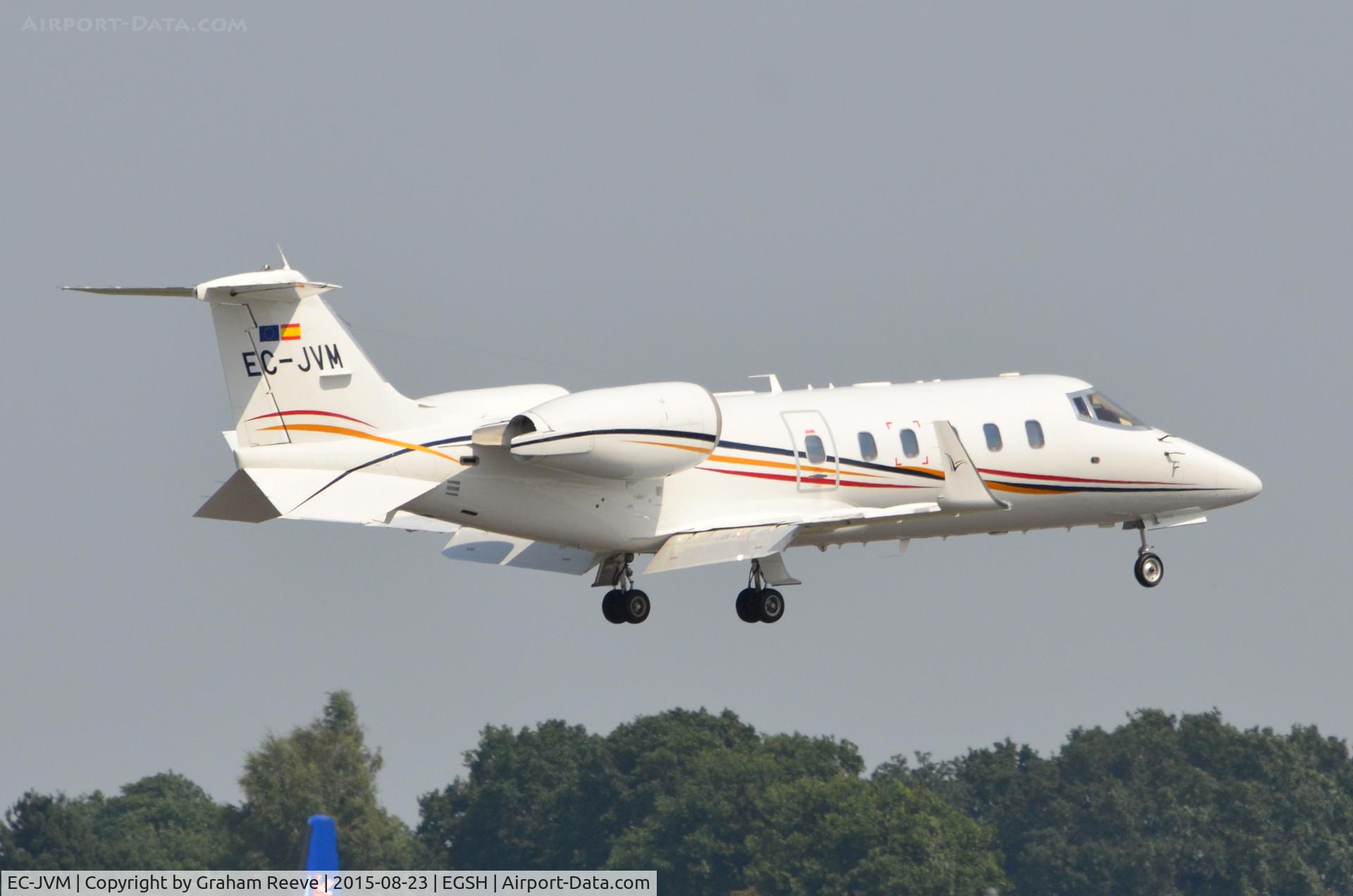 EC-JVM, 1999 Learjet 60 C/N 60-161, Landing at Norwich.