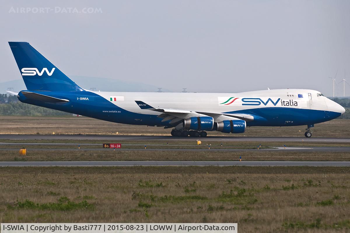 I-SWIA, 1998 Boeing 747-4R7F/SCD C/N 29729, I-SWIA @VIE