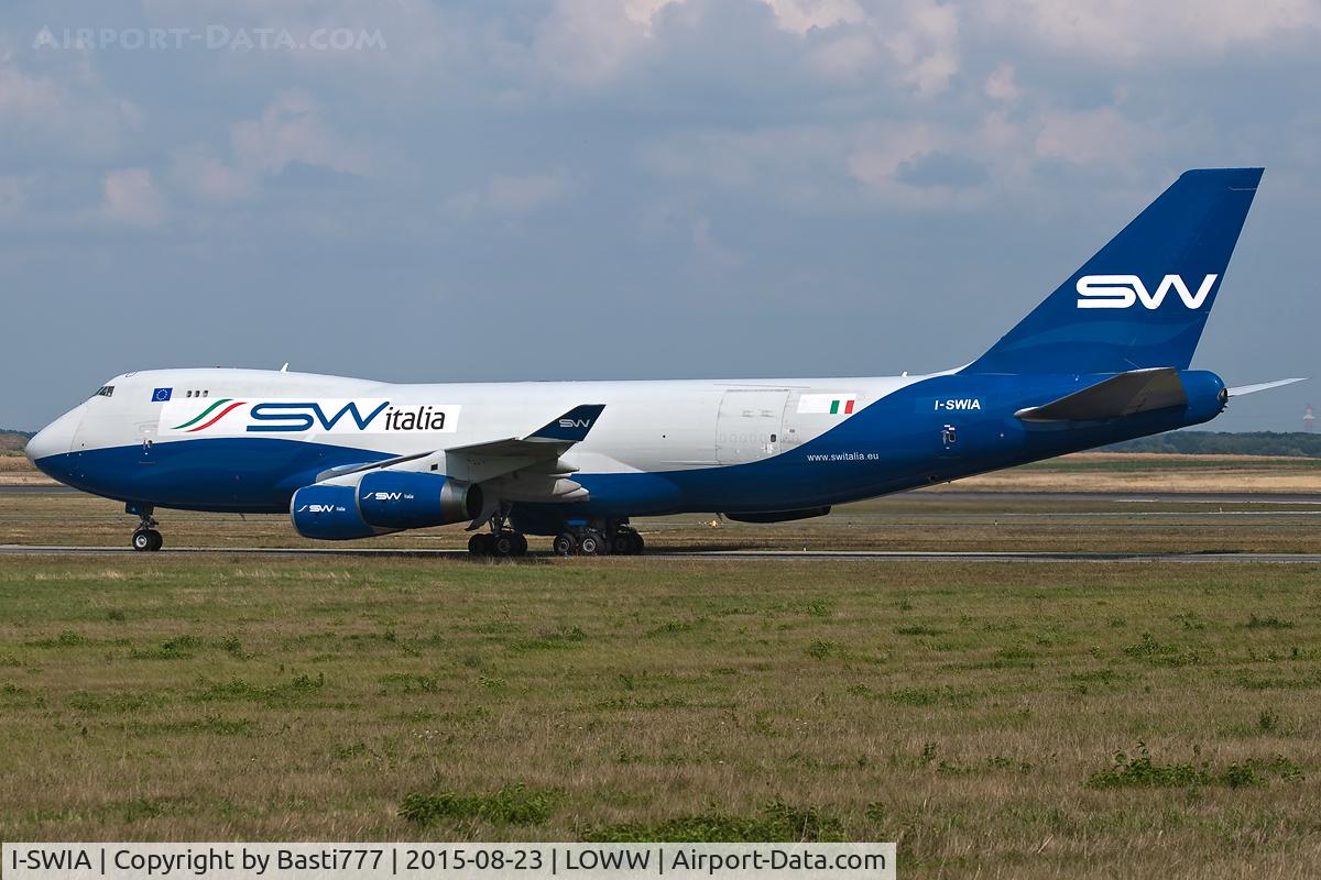 I-SWIA, 1998 Boeing 747-4R7F/SCD C/N 29729, I-SWIA taxiing