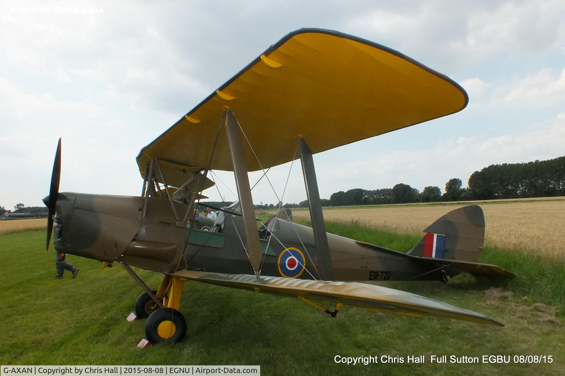 G-AXAN, 1943 De Havilland DH-82A Tiger Moth II C/N 85951, at the Vale of York LAA strut flyin, Full Sutton