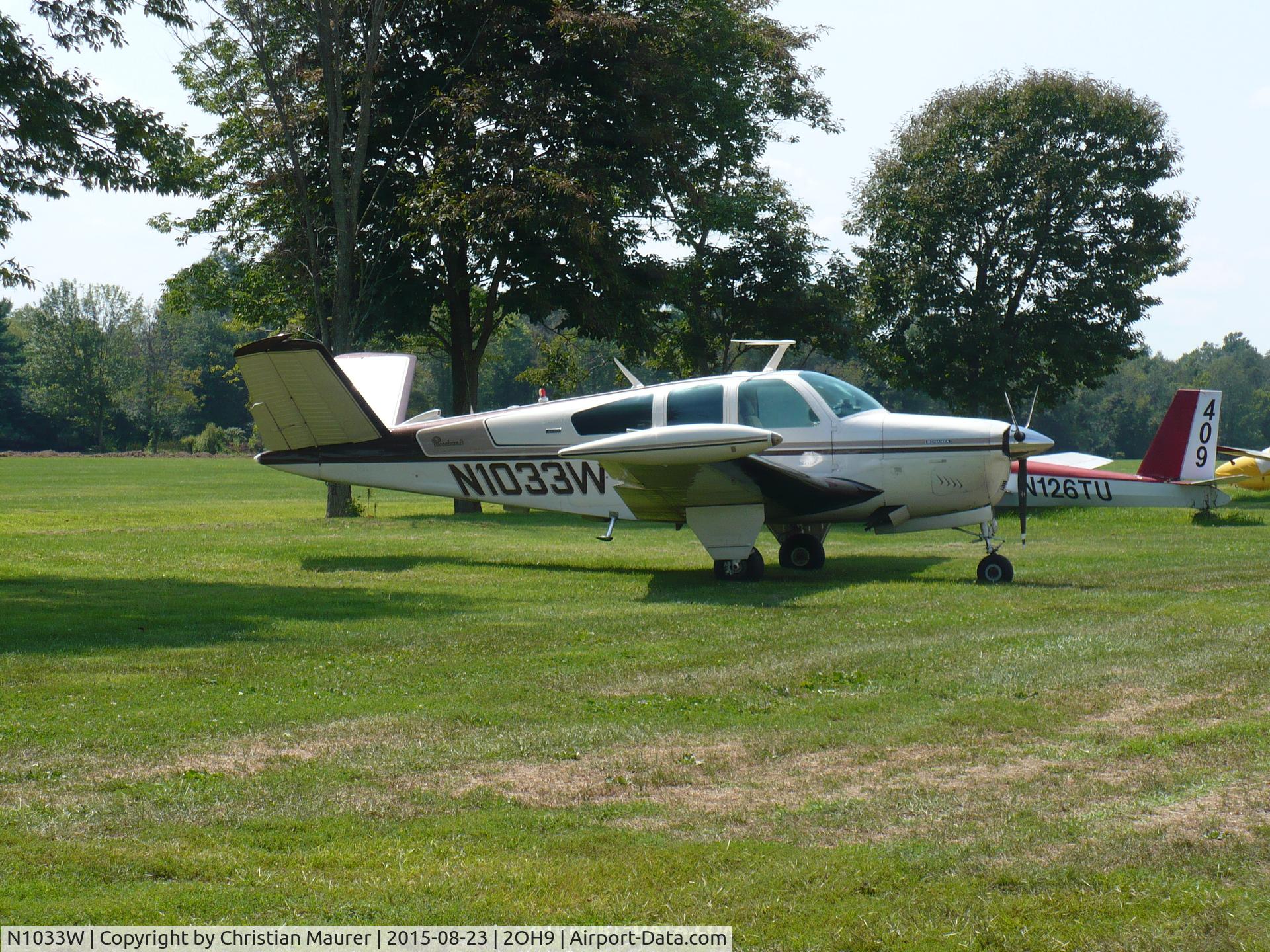 N1033W, 1973 Beech V35B Bonanza C/N D-9455, Beech V35B