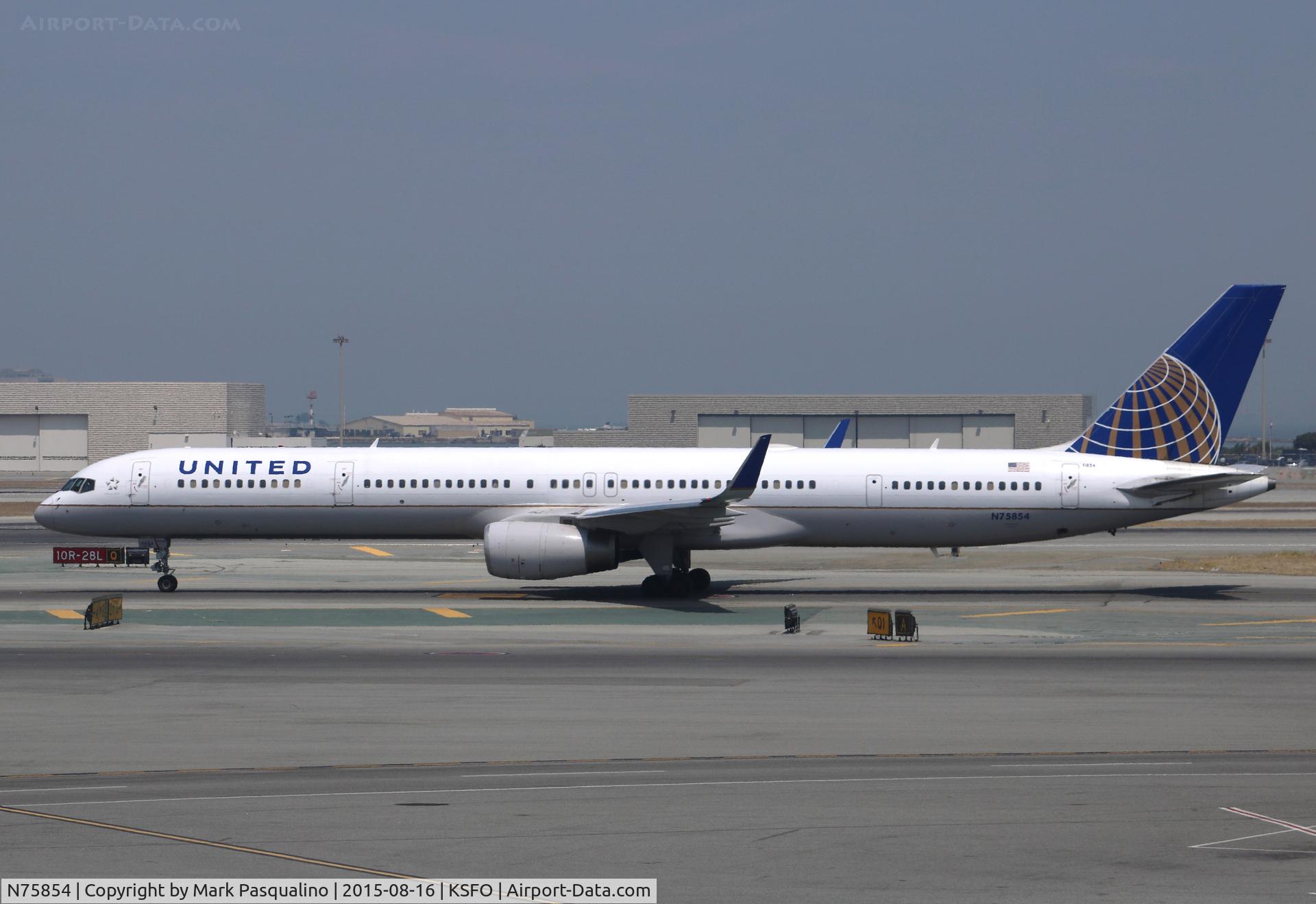 N75854, 2002 Boeing 757-324 C/N 32813, Boeing 757-300