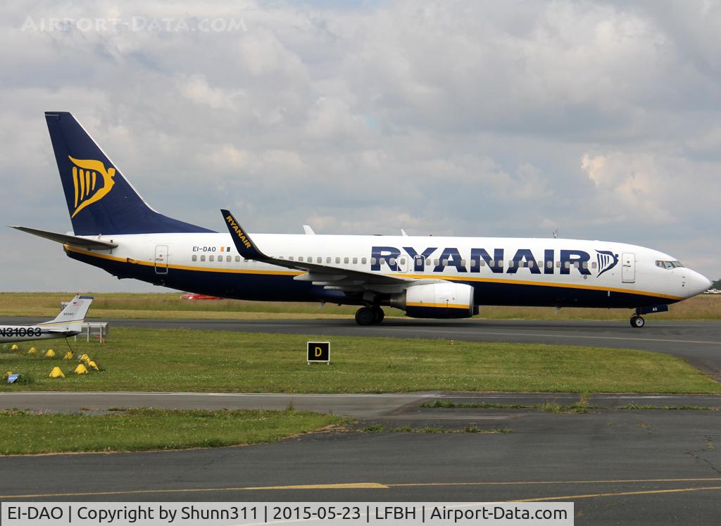 EI-DAO, 2003 Boeing 737-8AS C/N 33550, Arriving from flight...