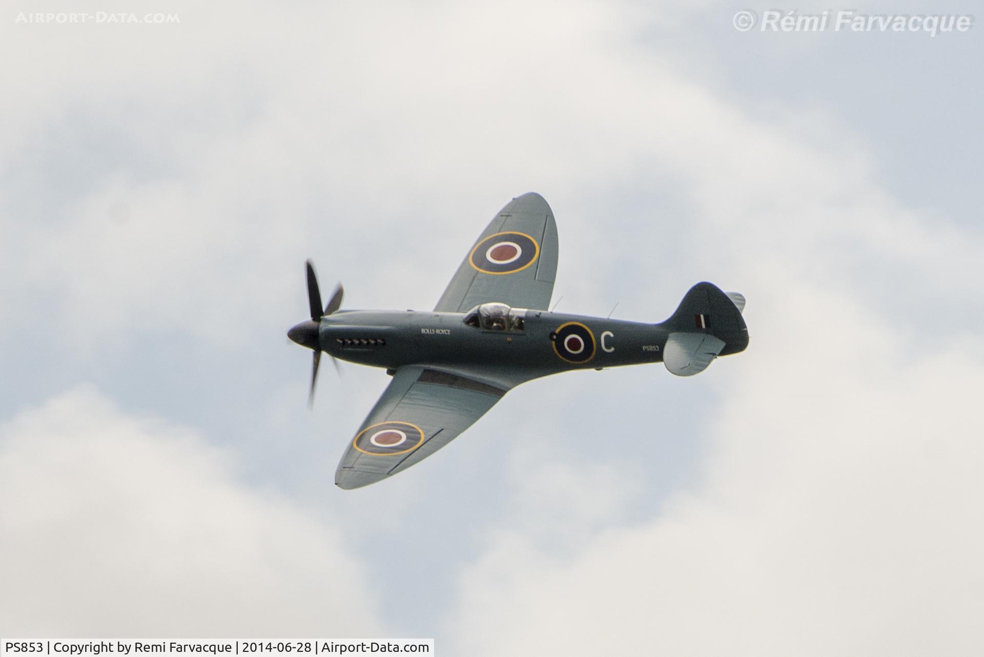 PS853, 1945 Supermarine 389 Spitfire PR.XIX C/N 6S/594677, Display off of the Plymouth Hoe for Military Appreciation Day, UK.