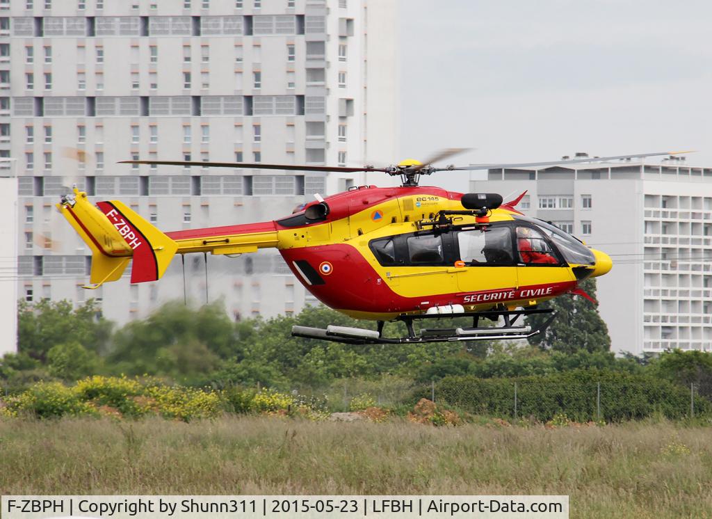 F-ZBPH, Eurocopter-Kawasaki EC-145 (BK-117C-2) C/N 9015, Arriving to his Home Base...