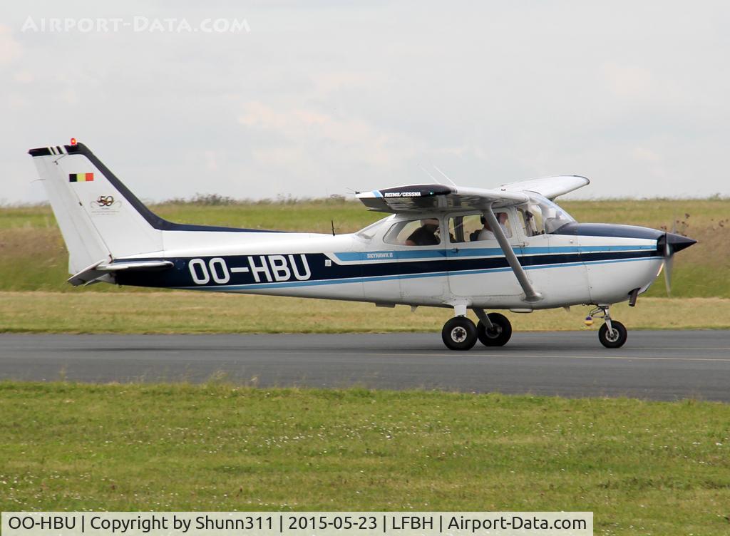OO-HBU, Cessna CF172N Skyhawk C/N 17201916, Taxiing to the Southern Apron for parking...
