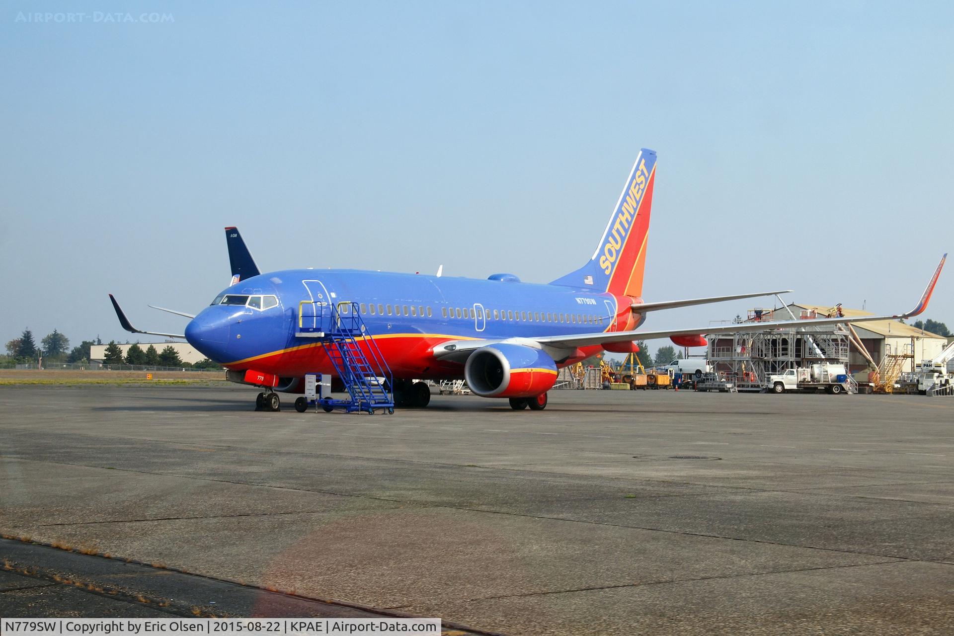 N779SW, 2000 Boeing 737-7H4 C/N 27884, Boeing 737 at Paine Field for maintenance.