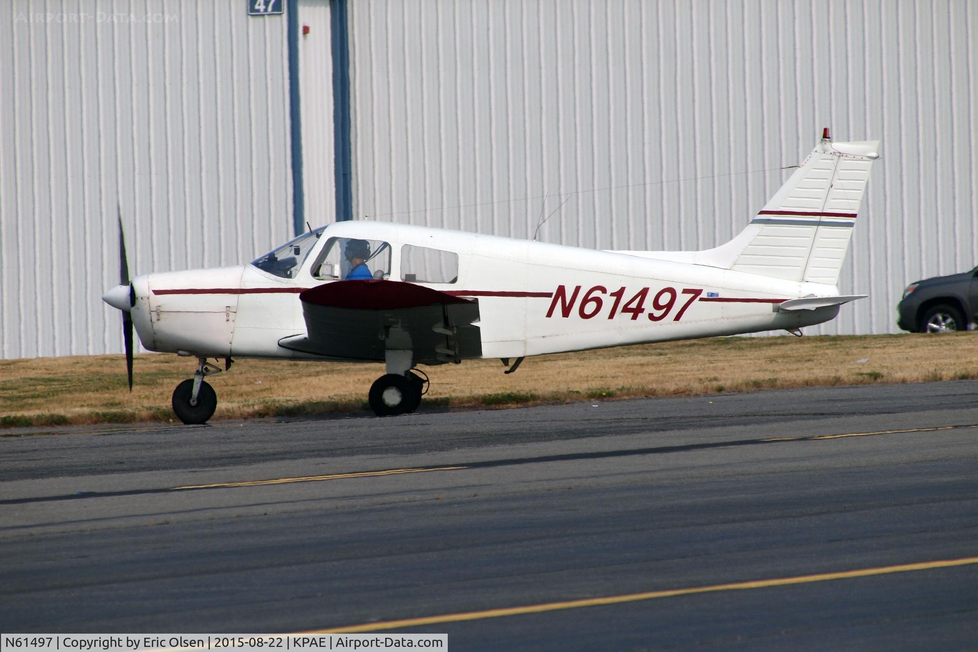 N61497, 1976 Piper PA-28-140 C/N 28-7625109, Piper at Paine Field.
