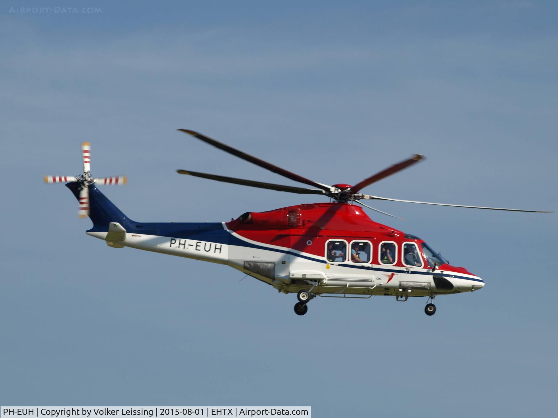 PH-EUH, 2013 AgustaWestland AW-139 C/N 31431, departing