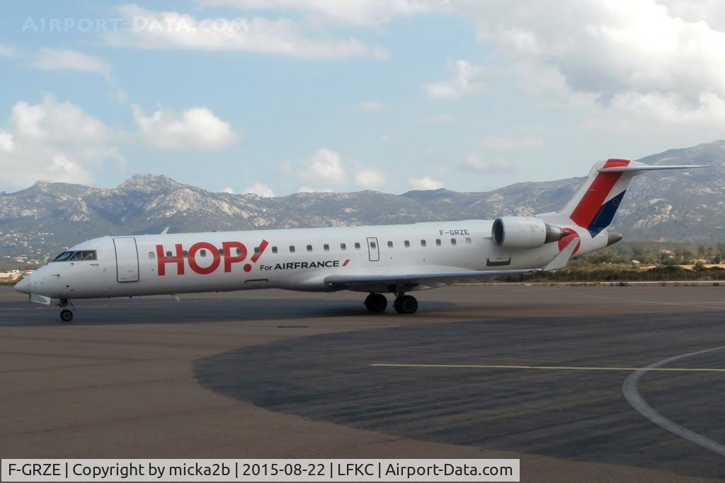F-GRZE, 2001 Canadair CRJ-702 (CL-600-2C10) Regional Jet C/N 10032, Taxiing